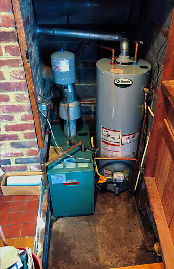 https://plumberkewdale.com.au/uploads/2025/06/hot-water-189087.jpg