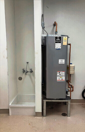 https://plumberkewdale.com.au/uploads/2025/06/hot-water-257755.jpg